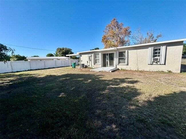 Building Photo - 21969 Beverly Ave