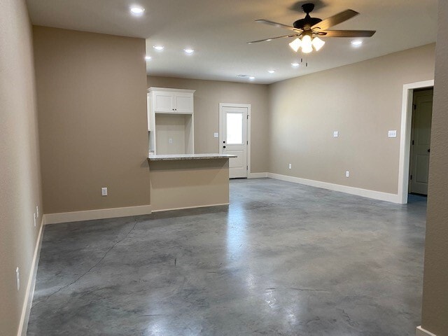 Building Photo - 17 Hidden Oak Dr