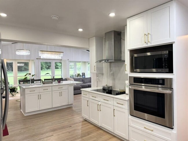 Building Photo - 3561 Duberry Ct NE