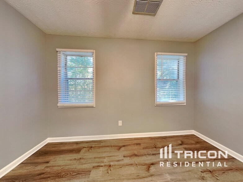 Building Photo - 1770 River Bluff Rd