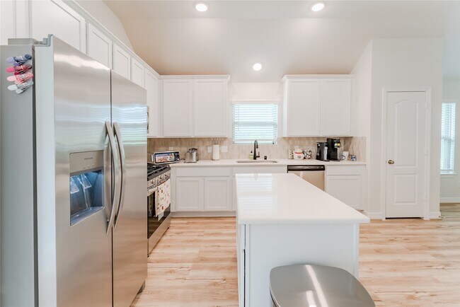Building Photo - 8439 Red Shiner Wy