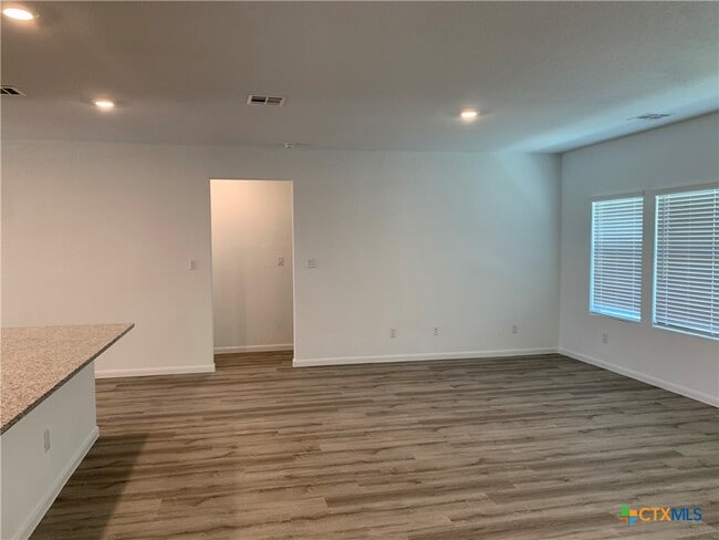 Building Photo - 415 Fig Tree St