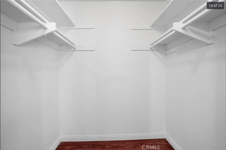 Building Photo - 218 E Tamarack Ave