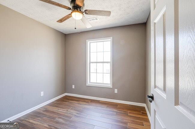 Building Photo - 130 Chastain Loop