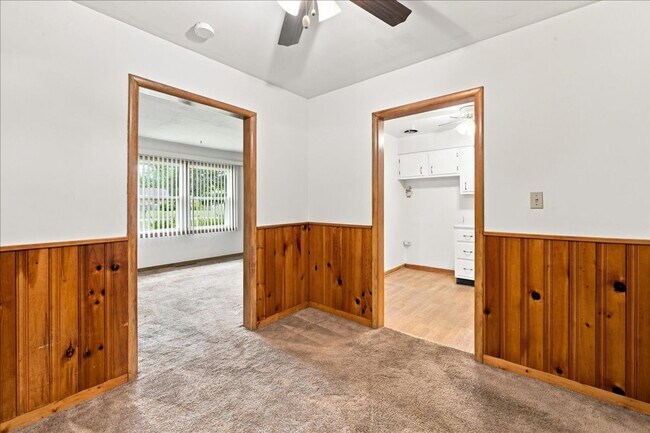 Building Photo - 5420 N Sadlier Dr