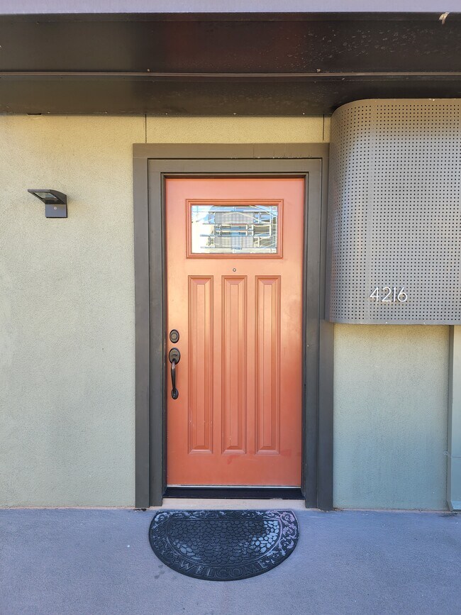 Front Entrance - 4216 Admiralty Ln