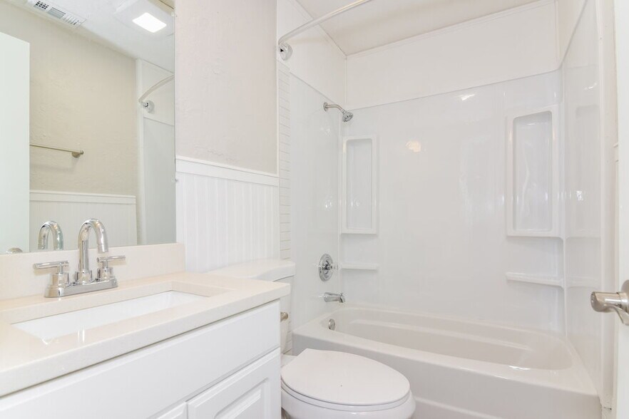 Building Photo - 1809 E Sitka St