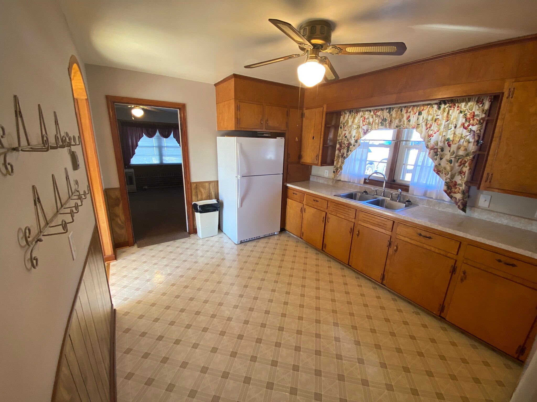 Building Photo - 410 Colonial Ave