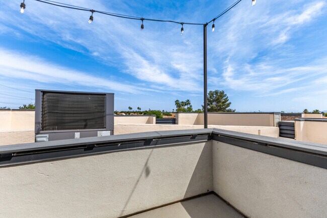 Building Photo - 164 E Lexington Ave