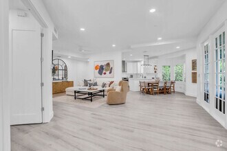 Building Photo - 161 Colonade Cir