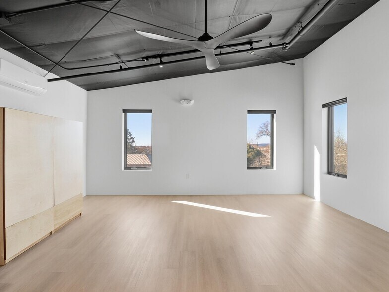 Building Photo - 1728 Camino Carlos Rey