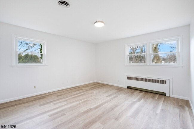 Building Photo - 929 Heaton Pl