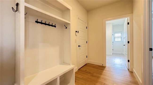 Building Photo - 5806 W Red Maple Dr