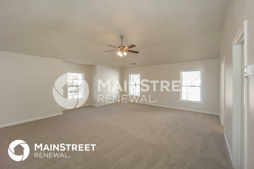 Building Photo - 8821 Lakecrest Way