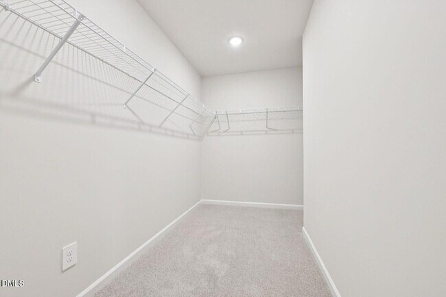 Building Photo - 1041 St Lawrence Dr