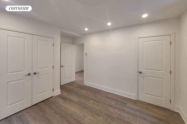 Building Photo - 45 W 81st St