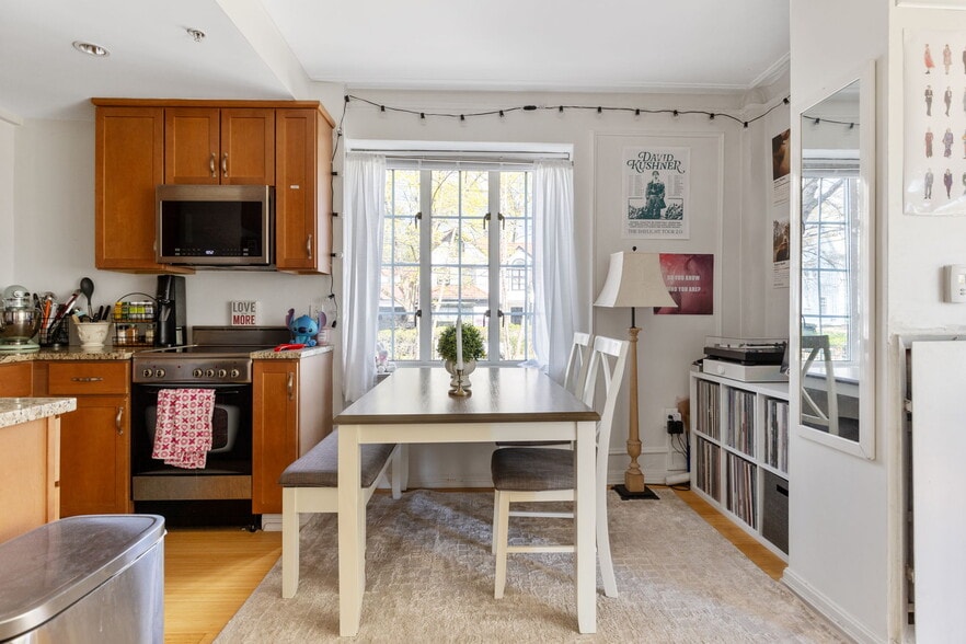 Building Photo - 20 Chapel St