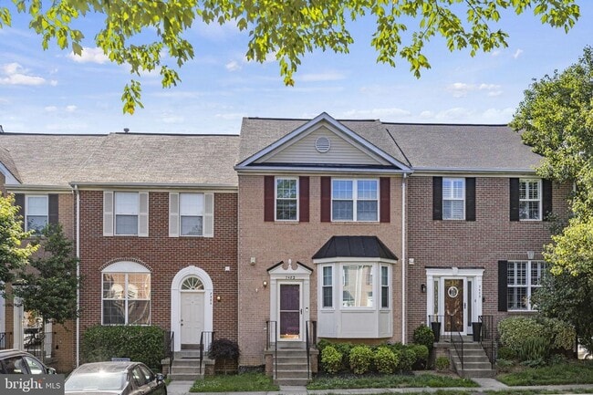 Primary Photo - This beautiful 3-bedroom townhome is nestl...