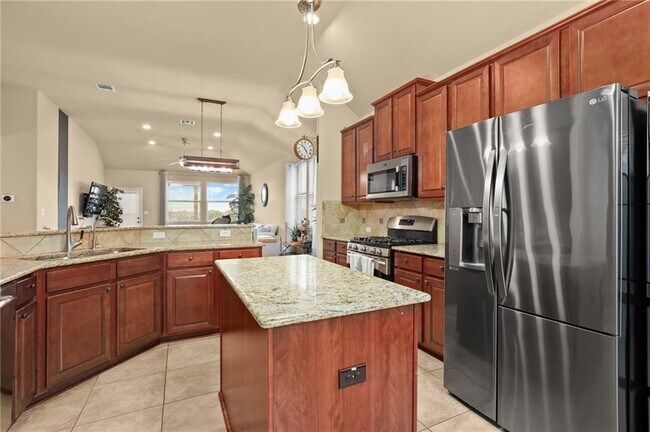 Building Photo - 2820 Garnet Ridge Dr