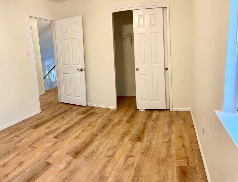 Building Photo - 1004 Sweet Melissa Dr