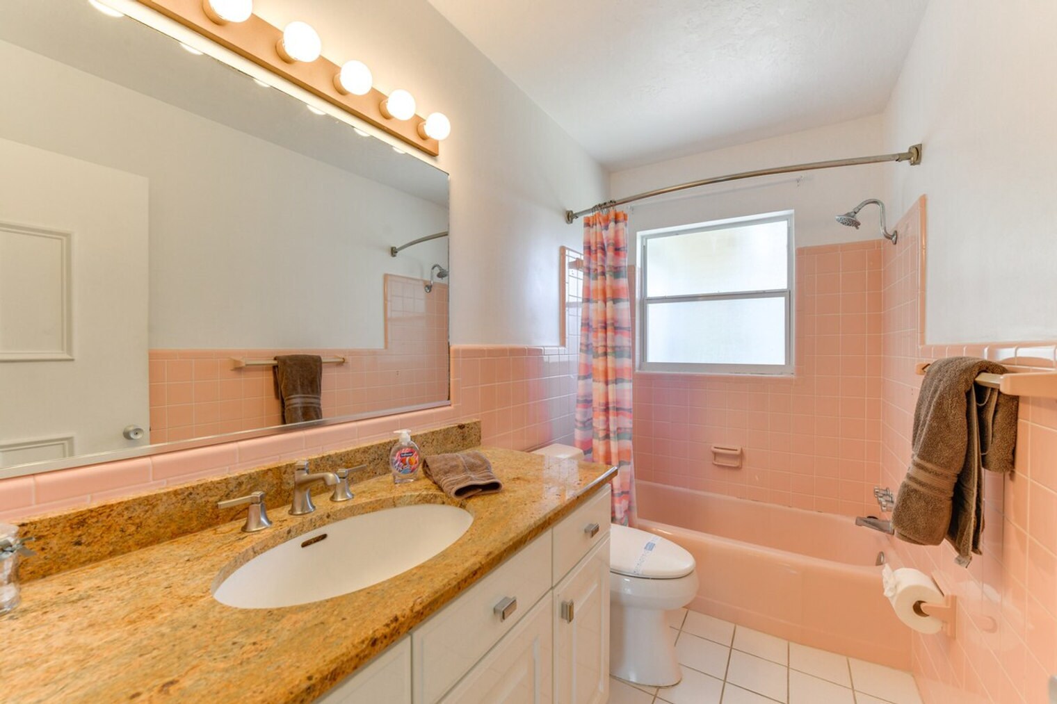 Building Photo - 1648 Idle Ln