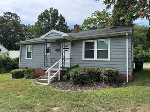 Building Photo - 3bed/1bath House in Greensboro - $1395/month