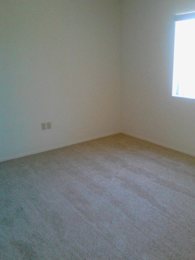 Building Photo - UNFURNISHED AGE RESTRICTED HOUSE  INCLUDES BONUS ROOM