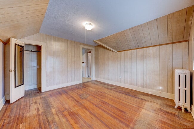 Building Photo - 18 Hubbard Pl