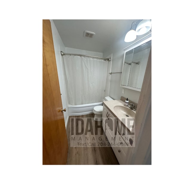 Building Photo - Charming single family home for rent close to Alameda Park!