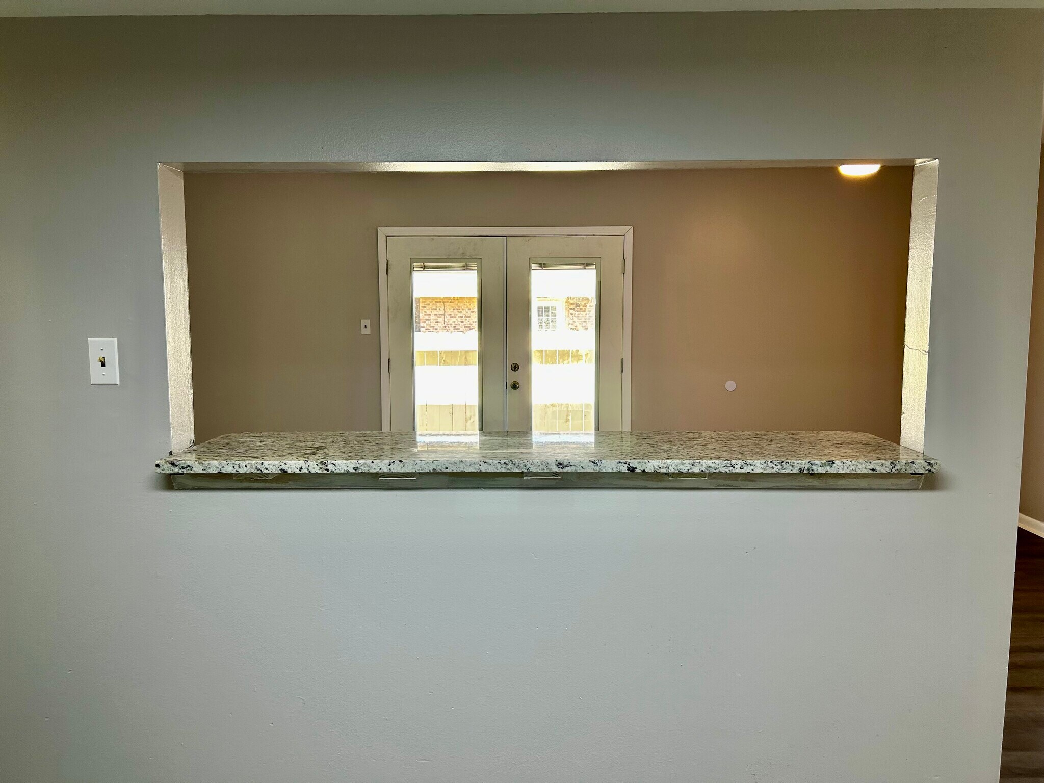 Building Photo - 305 Greenbriar St