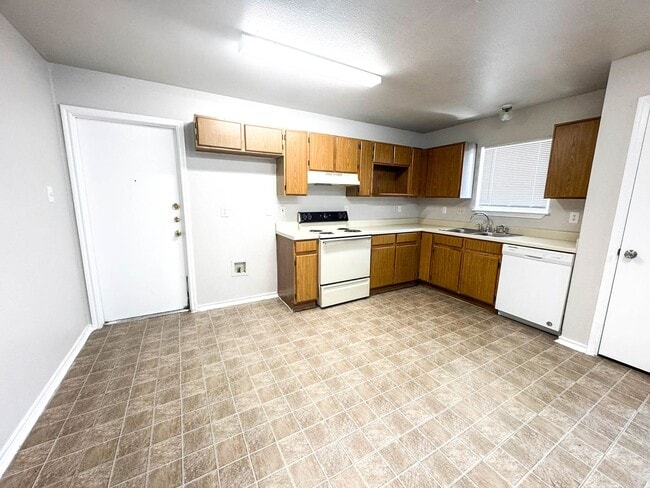 Building Photo - 11727 Capotillo St
