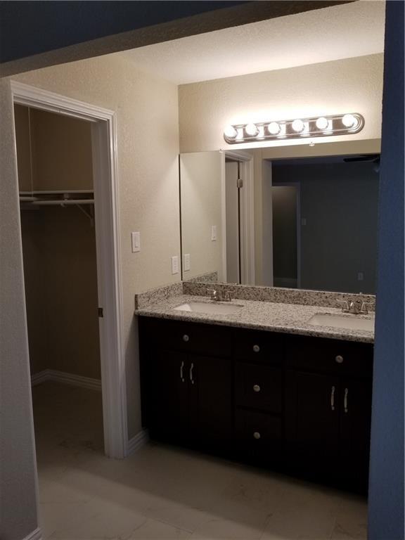 Building Photo - 11601 Hidden Quail Dr