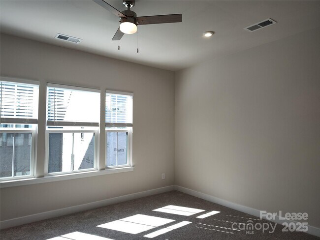 Building Photo - 6025 Fonsac Ln