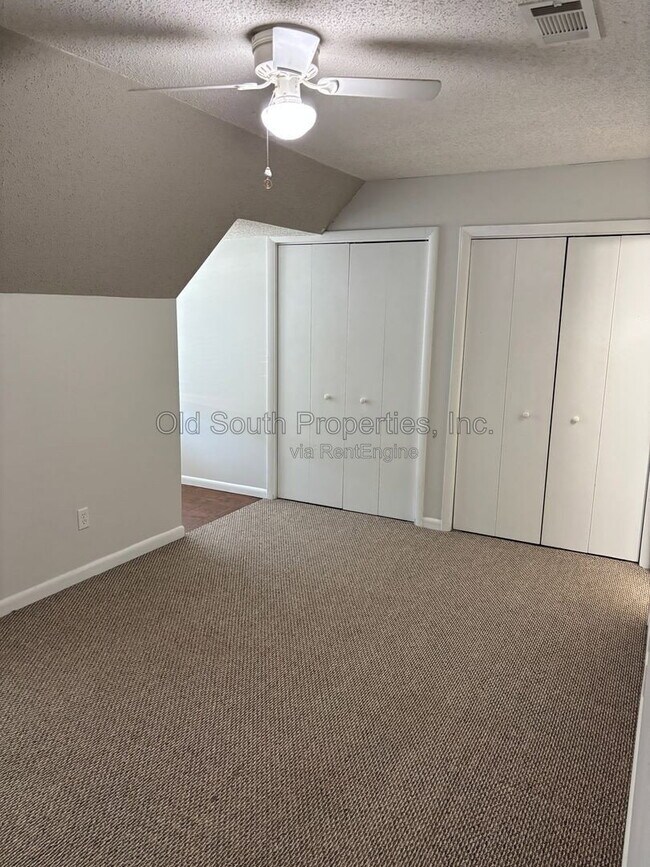 Building Photo - 8410 Williamsburg Cir