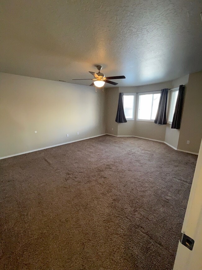 Building Photo - 2260 N Baywing Hawk Pl