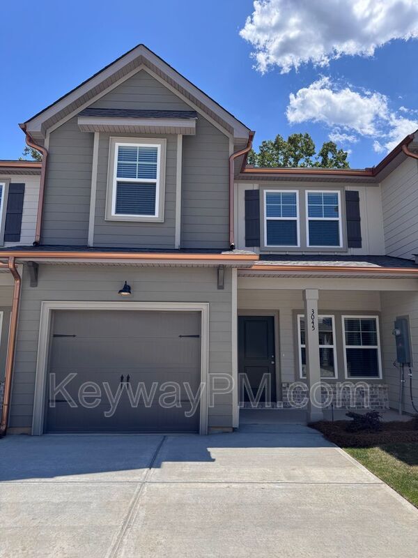 Building Photo - 3045 Venetian Dr