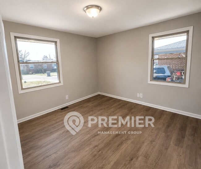 Building Photo - 302 Malvin St