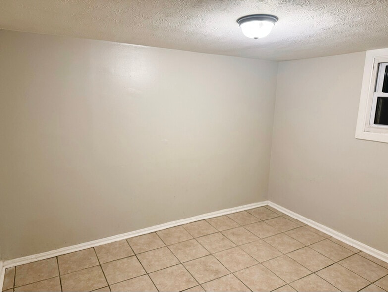 Building Photo - 3909 Southern Pkwy