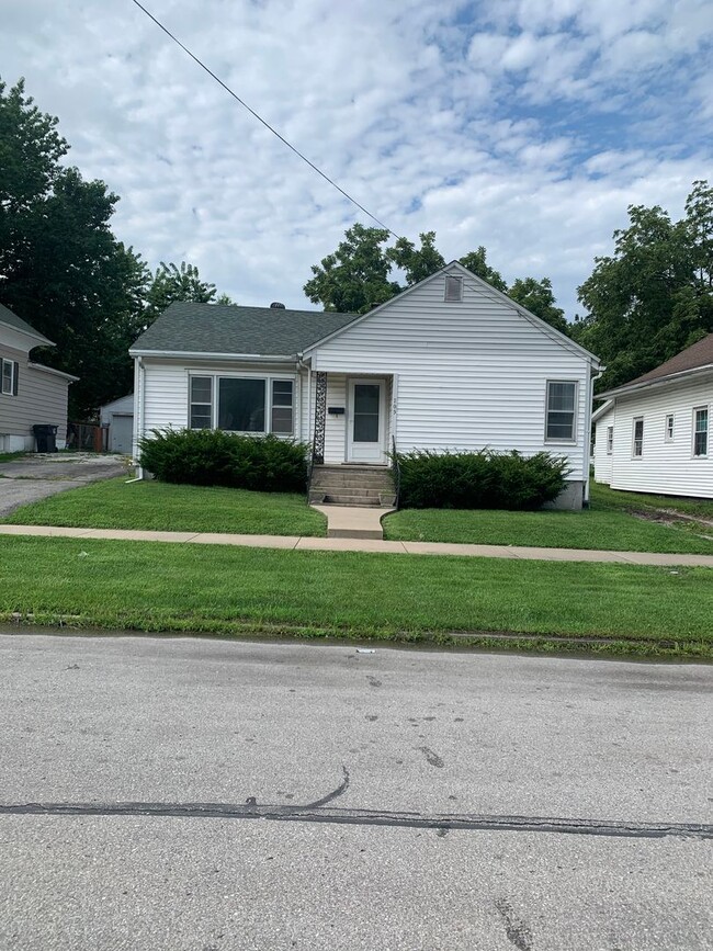 Building Photo - 705 Taylor St