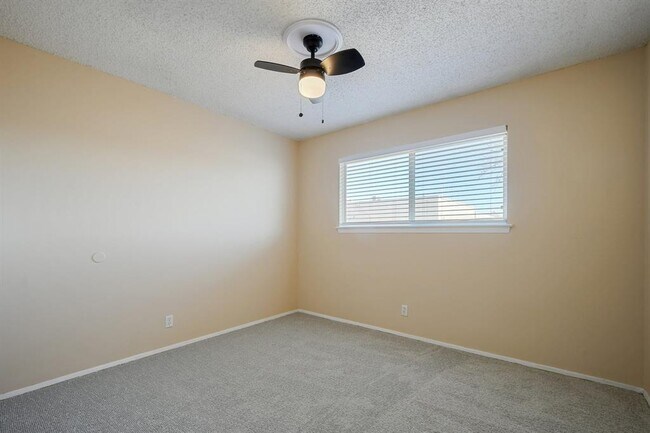 Building Photo - 9413 Quail Meadow Dr