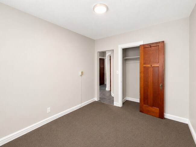 Building Photo - 3527 Lyndale Ave