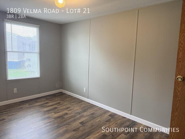 Building Photo - 1809 Velma Rd