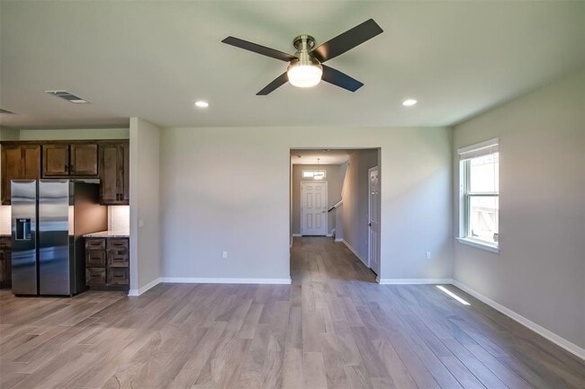 Building Photo - 837 Falkland Trace