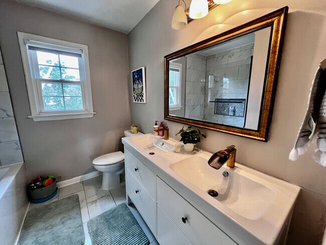 Building Photo - Charming Home in Quiet Salem Woods Cul-de-Sac