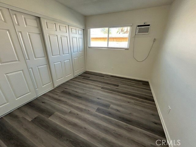 Building Photo - 685 E Vista Chino