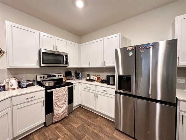 Building Photo - 630 Concho River Dr