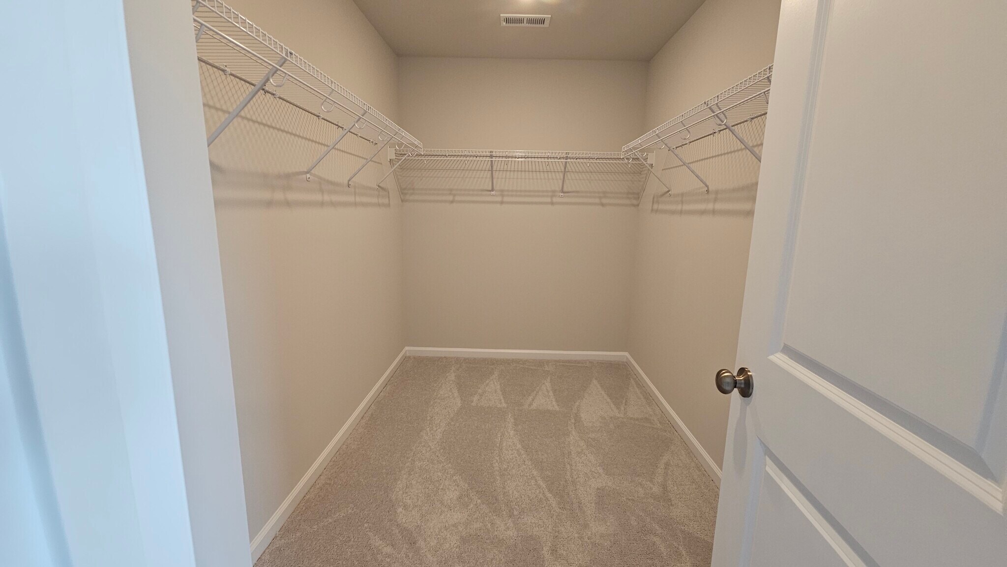 owner's suite closet - 2200 Cape May Ln