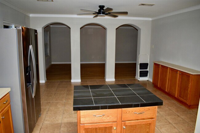 Building Photo - 410 Laurel Sage Dr