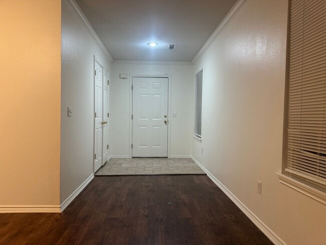 Building Photo - ***1584 Willowbrook Drive***