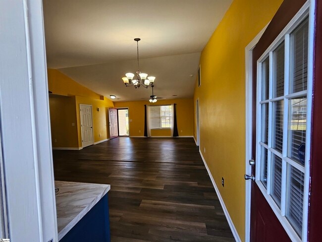 Building Photo - 132 Falcon Ridge Dr